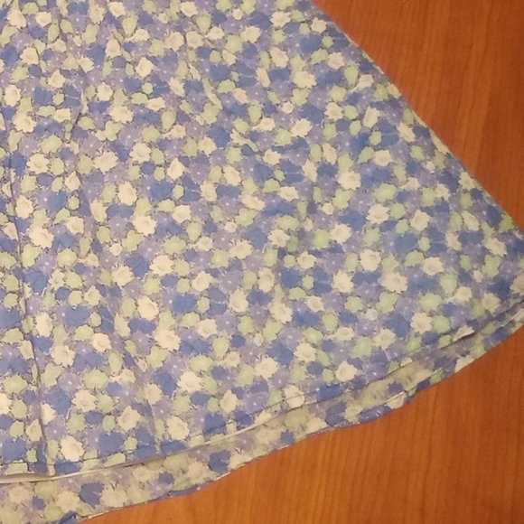 EUC Blue Floral Skirt - Picture 3 of 5